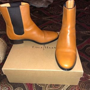 Cole Hann short boot